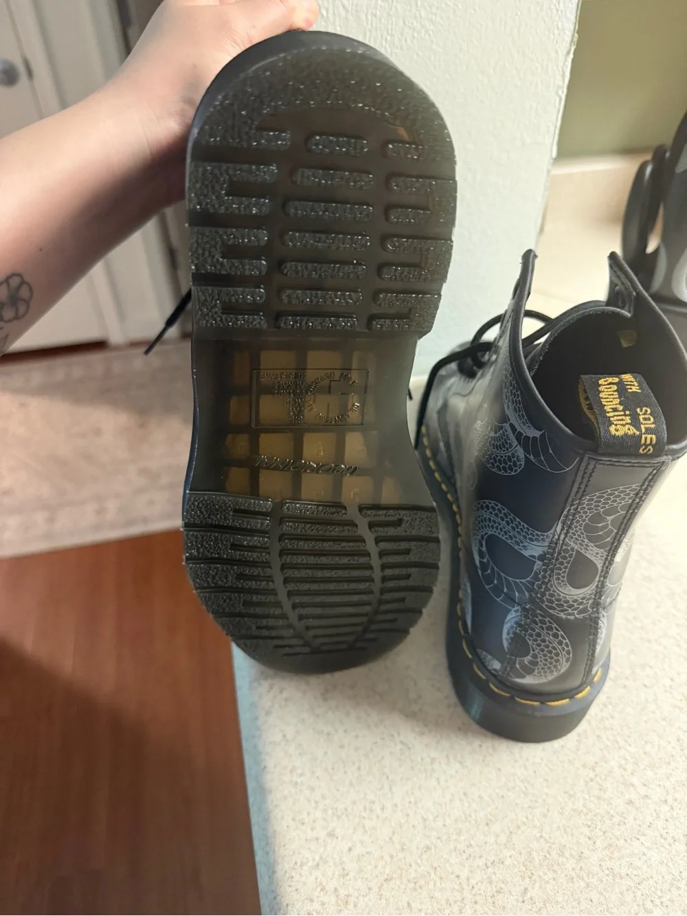 Dr martens snake design M10